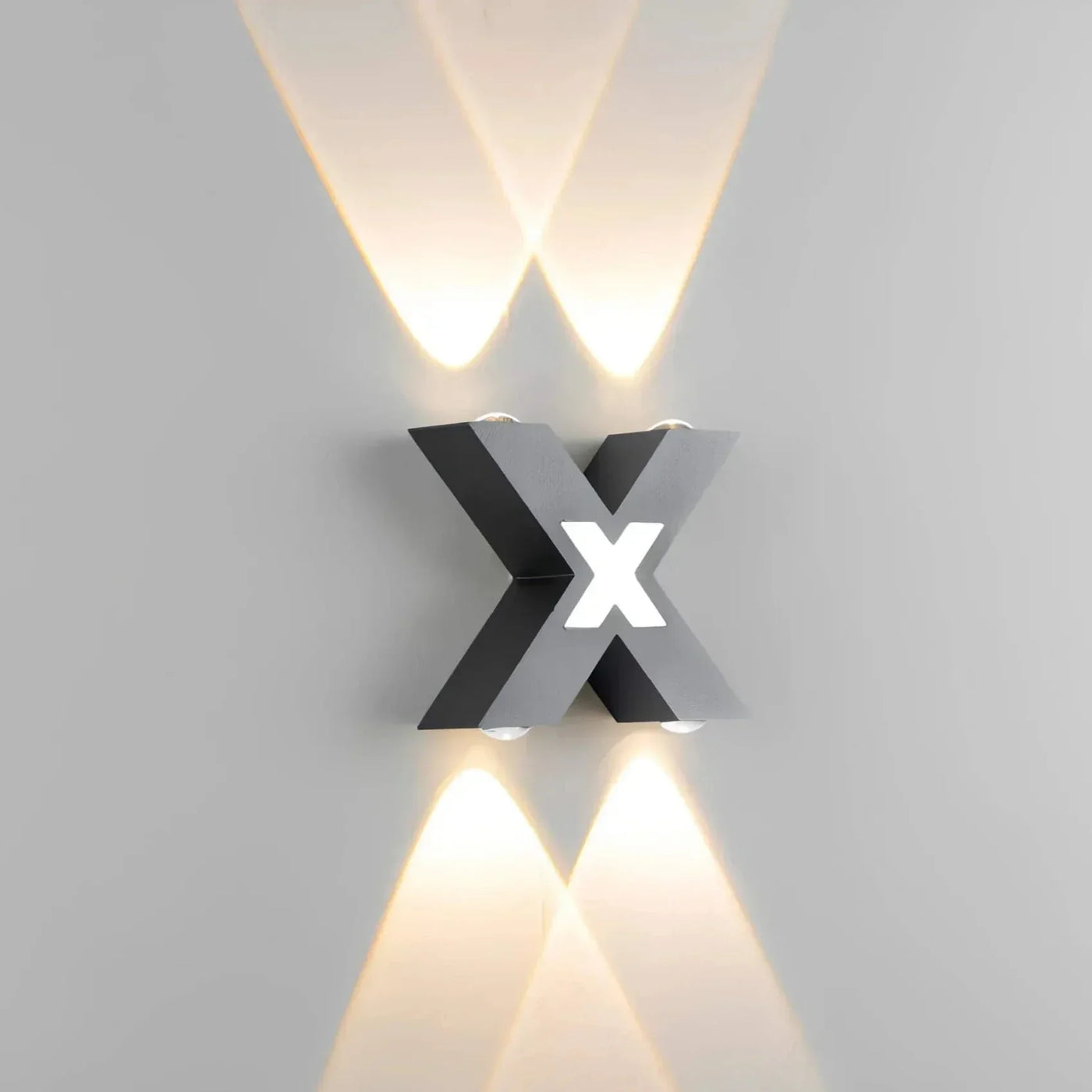 Elegant Modern Outdoor Wall Lamp - Weather Resistant LED Exterior Light