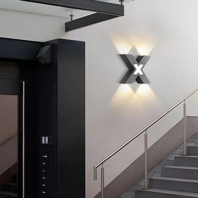 Elegant Modern Outdoor Wall Lamp - Weather Resistant LED Exterior Light