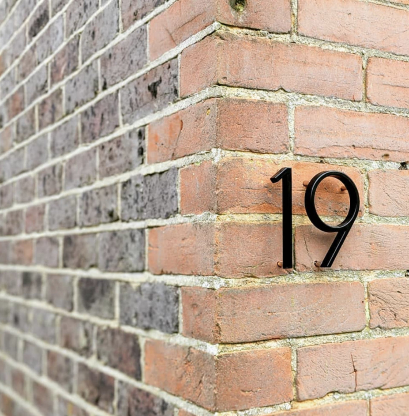 BlackSign - Contemporary Black House Numbers
