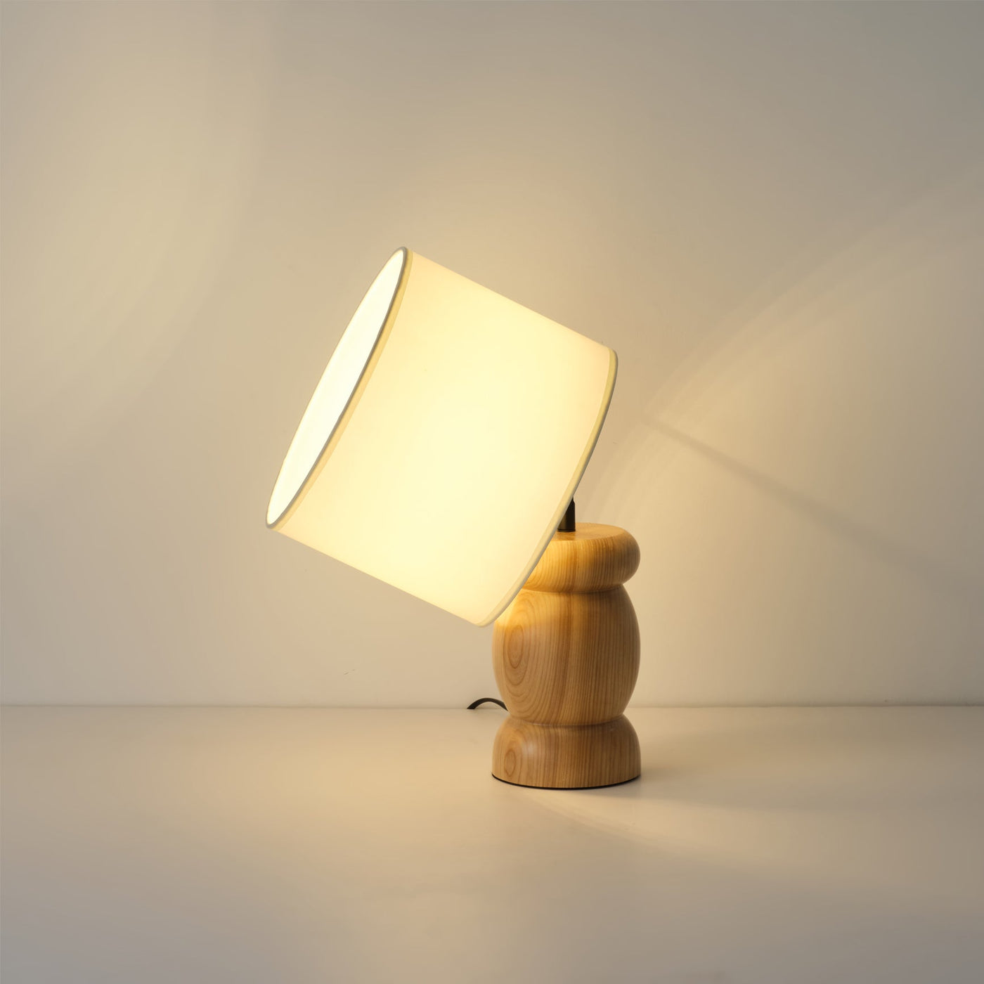 RockwoodGlow - Table Lamp with Unique Stone-Shaped Wooden Base