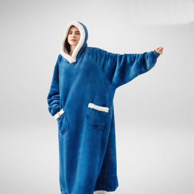 CozyHug – Oversized Hoodie Blanket with Fleece Lining