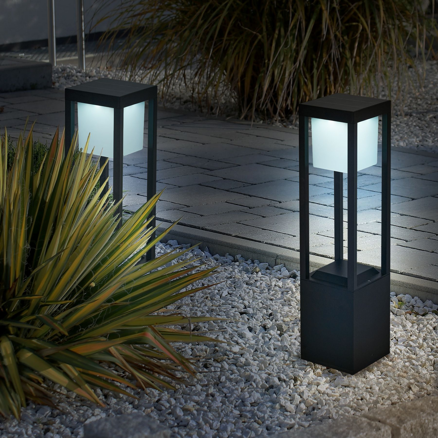 Nimbus Cube - 60cm Solar Garden Light with Warm White LED for Outdoor Use