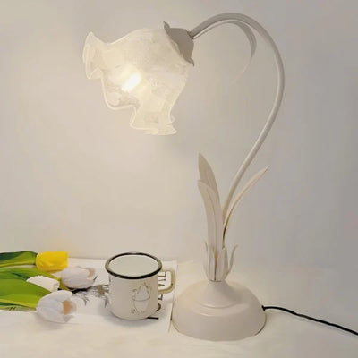 BloomBeam - Adjustable Retro Table Lamp