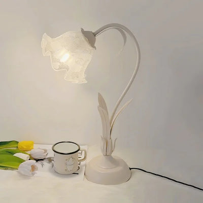 BloomBeam - Adjustable Retro Table Lamp