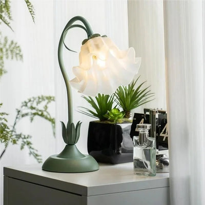 BloomBeam - Adjustable Retro Table Lamp